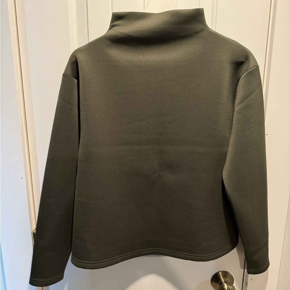 Aday Like a Boss Pullover in Moss, NWOT